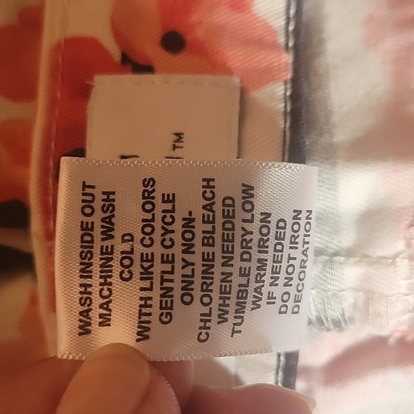 Elle Womans White With Black Stripes & Pink Flowers Shorts, Size: 14 - Picture 3 of 9